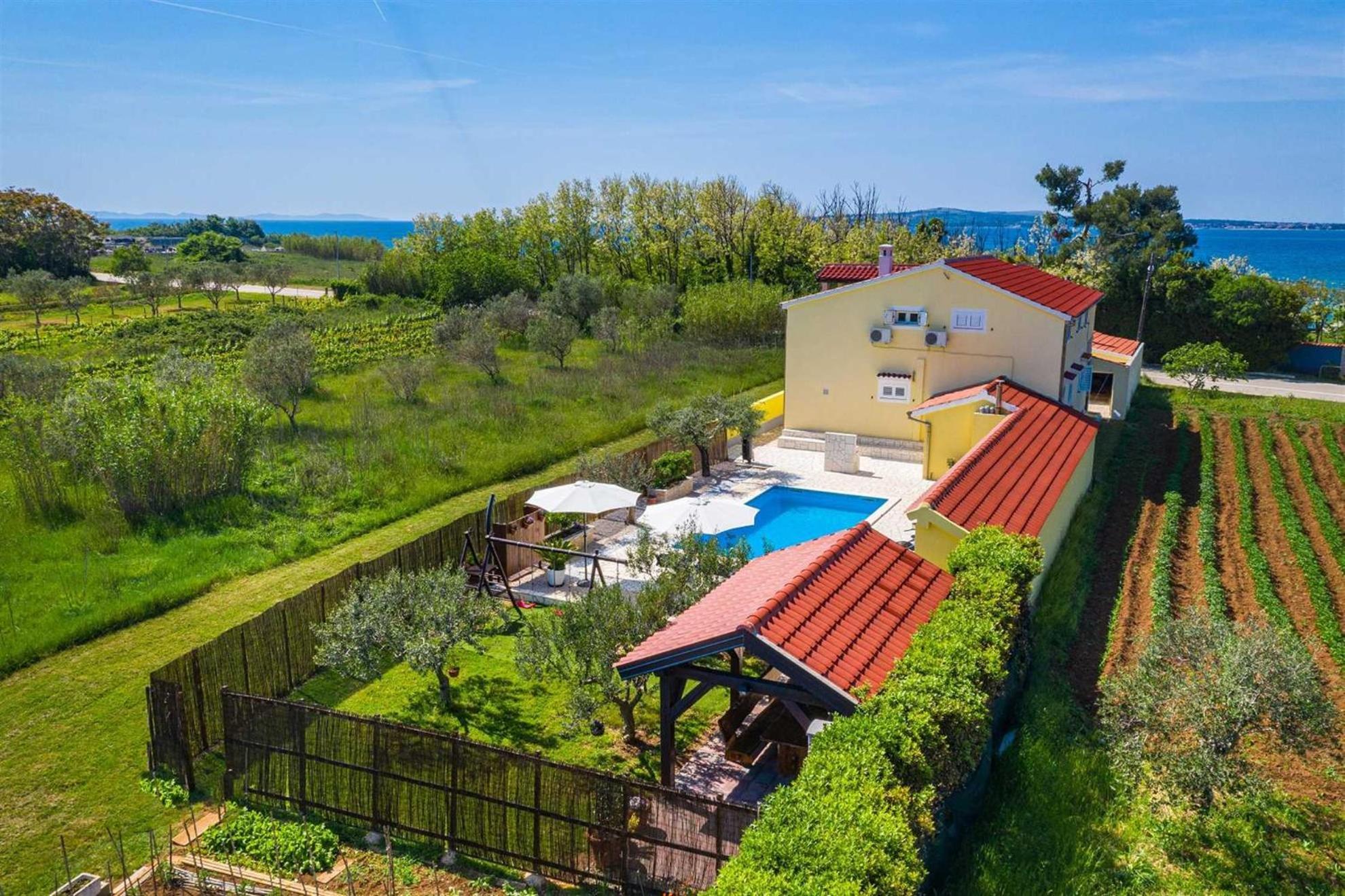 Apartment House Simoni With Pool, Zadar County Privlaka  Exteriör bild