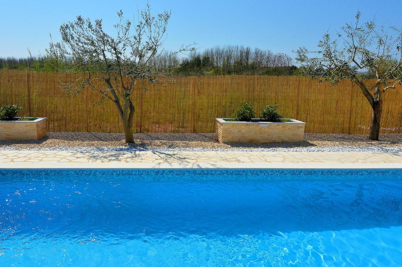 Apartment House Simoni With Pool, Zadar County Privlaka  Exteriör bild